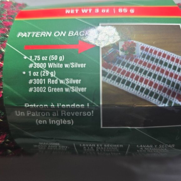 Red Heart Holiday Yarn Lot Of 4 Skeins Medium Weight Green Red Metallic craft - Picture 3 of 4